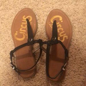 Women’s black sandals